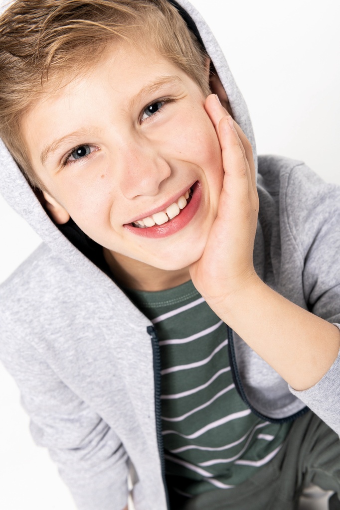 KAPUZENSWEATSHIRT mit Reißverschluss Kinder