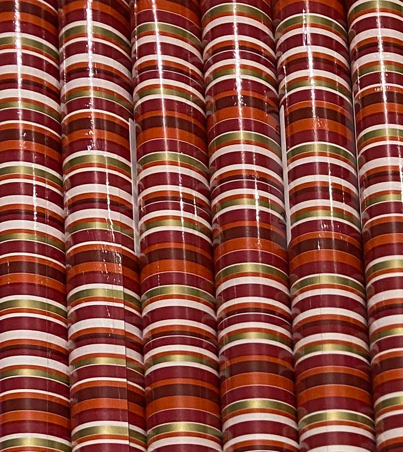 Geschenkpapier gestreift